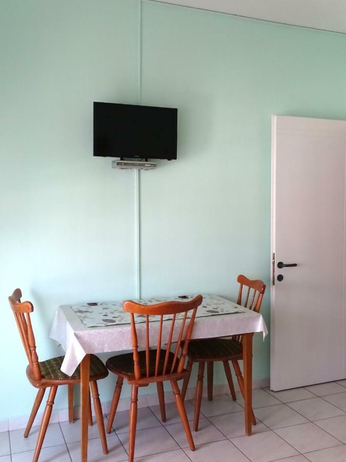 Socrates Apartments Olympiakí Aktí Екстериор снимка